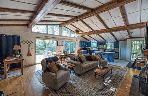 Lake Toxaway Cabin | Serene cabin with lake front views in scenic Lake Toxaway