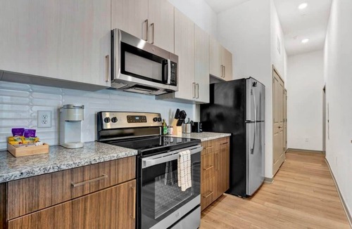 Clemson Apartment | Serene Lake & Pool Retreat – 5 Min to College Ave Buzz!