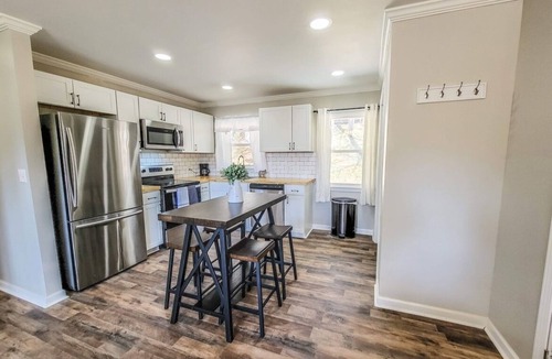 West Jefferson House | Serene Pine Tree Meadows Cottage w/Stunning Views