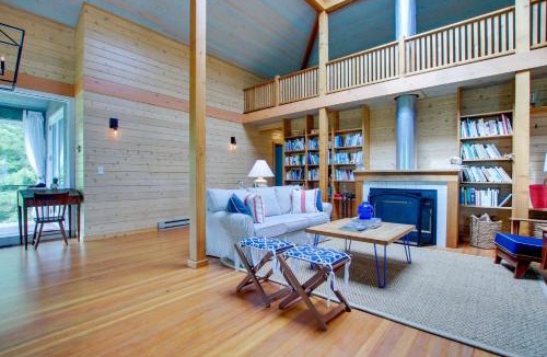 Washington Island House | Serene Washington Island Getaway w/Private Beach!