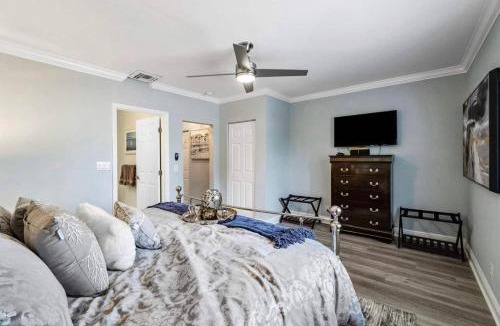 Old Northwood House | Serene WPB Escape Pool Near Beach