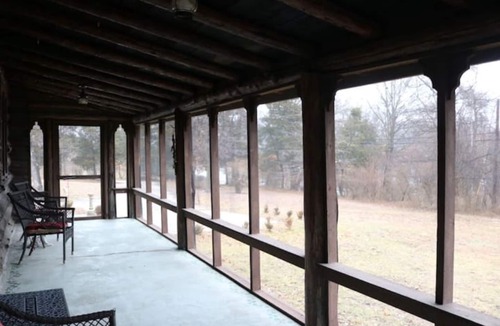 Imperial Cabin | Serenity Log Inn -Log out and Log Inn to Serenity