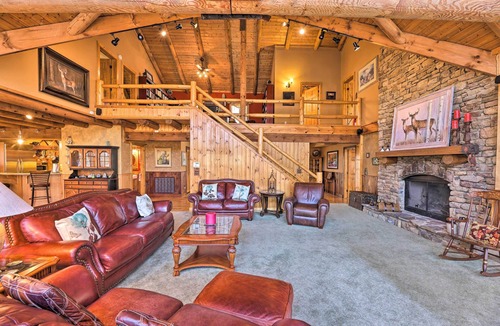Lewisburg Cabin | 'Serenity on the River' Luxe Lewisburg Cabin!