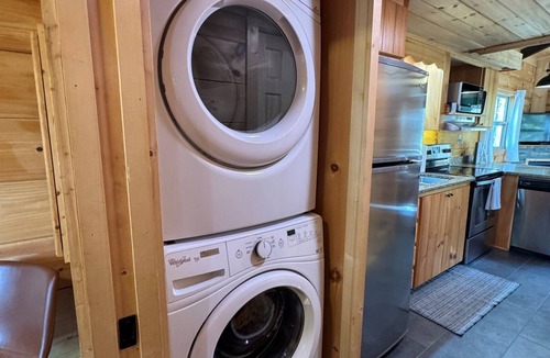 Mill Spring Cabin | Serenity Ridge Cabin C: Couple's Escape