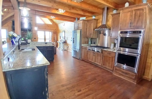 Wilson County Cabin | SEVIER LODGE AT MAY RIDGE - situated on 147 acres on top of the world