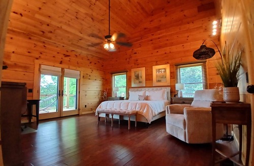 Wilson County Cabin | SEVIER LODGE AT MAY RIDGE - situated on 147 acres on top of the world