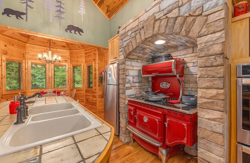 Sevierville Villa | Sevierville 14 - Three Bedroom Villa, Sleeps 12