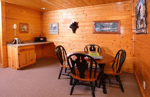 Sevierville Villa | Sevierville 37 - Two Bedroom Villa, Sleeps 10