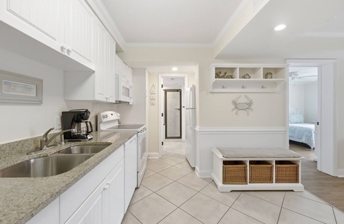 North Litchfield Beach Condo | SH 114 lakeside View, Lazy River, Hot Tubs, Beach Access