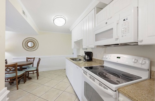 North Litchfield Beach Condo | SH 114 lakeside View, Lazy River, Hot Tubs, Beach Access