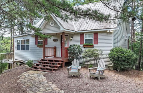 Sylacauga Cottage | Shady Creek Cabin on Lay Lake @ Peckerwood Creek!