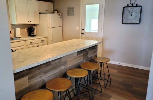 Shawano Cottage | Shawano Lake Cottage. Great Beach. Directly on the Lake