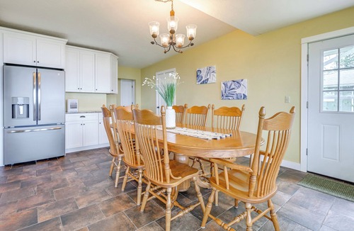 Cecil House | Shawano Lake House w/Boat Dock, Kayaks, & Grill!