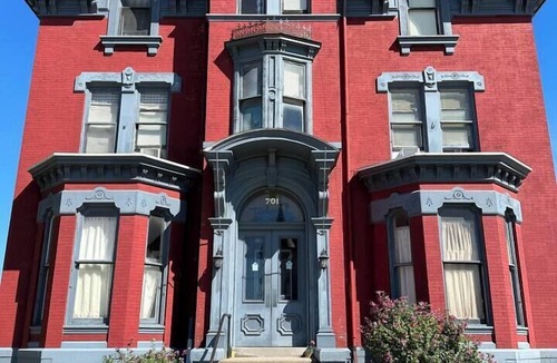 Bay City Apartment | Shearer Historical House Studio Apt