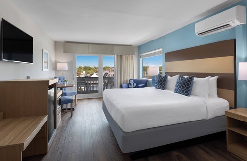 Mount Pleasant Hotel | Shem Creek Inn