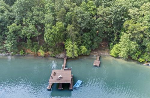 Toccoa House | Shorewood Shores Dock & Hot Tub! home