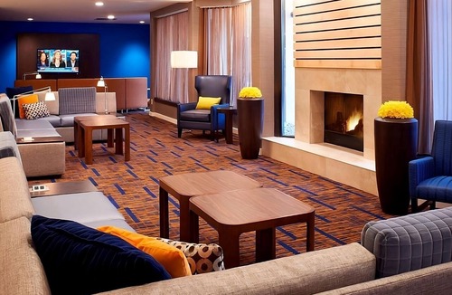 Auburn Hills Apartment | Short Distance From The Well Known Sites! 2 Lovely Units, Pool, Parking!