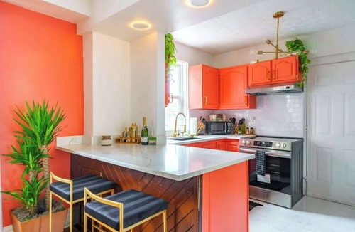 Short North House | Short North/Downtown | Steps to High St | Walk to Convention Ctr | Free Parking