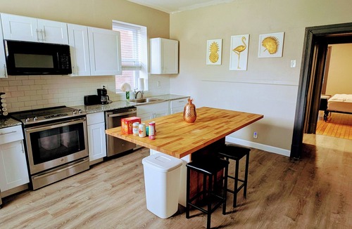 St. Louis Condo | Short-term rental/Furnished private 1BR unit/Near Hospitals & major attractions
