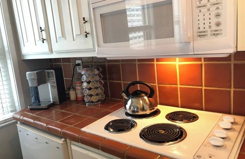 Peachtree Center Condo | Short Walk to All Downtown Attractions!