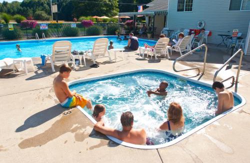 Silver Lake Hotel | Sierra Sands Family Lodge