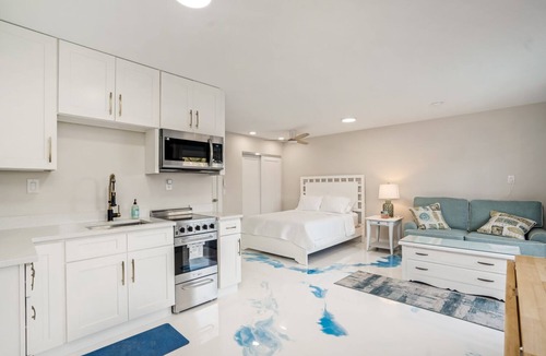 Siesta Key House | Siesta Key Dream Stay @ Sandy Toes 800' to private beach access. 3 Bed 3 Bath