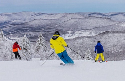 Snowshoe Condo | Silver Creek #1311 - Cozy Mountain Top Retreat - SKI IN/SKI OUT! by RedAwning