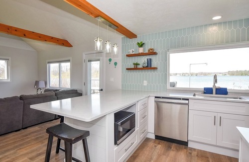 Traverse City House | Silver Lake Cottage in Traverse City w/Private Frontage & Pontoon for rent