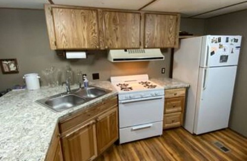 Mears House | Silver Lake Sand Dune Rustic Cottage w/hot tub