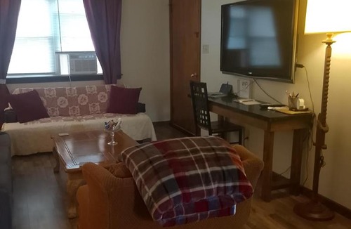 Youngstown Apartment | Simple Stay