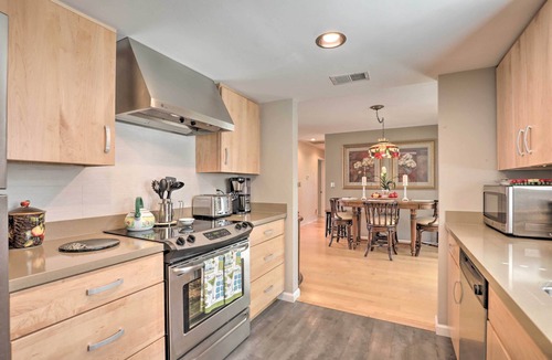 Breakers House | Single-Story Home: Walk to Beach, Pier & River