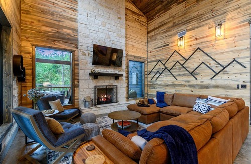 Pickens Cabin | Sip and Stay Hideaway