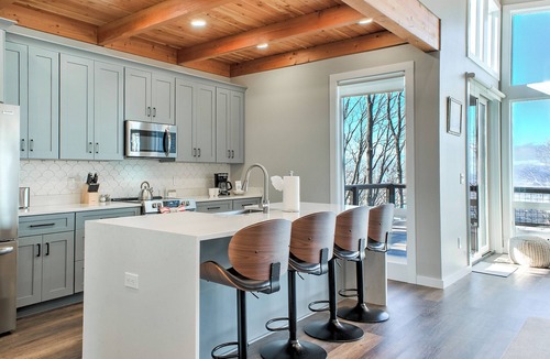 Royal Pines House | Skyline Ridge | Modern New Build with Long Range Blue Ridge Mountain Views in Arden