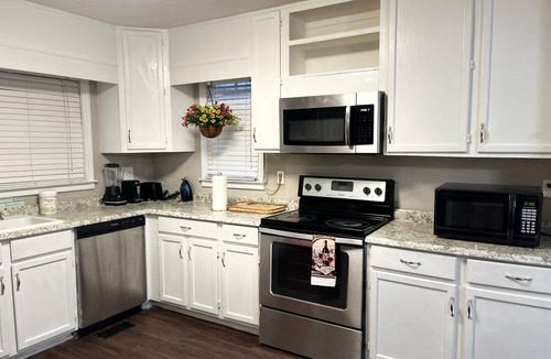 Powder Springs House | SLAC PALACE Have a memorable fun time at this stylish and cozy palace