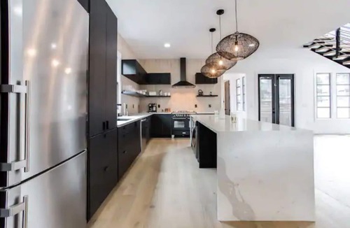 East Side House | Sleek & Beautiful New Luxury Home In Atlanta