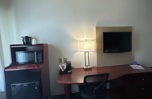 Manchester Hotel | Sleep Inn & Suites Manchester near Arnold AFB