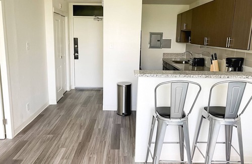 Mount Auburn Apartment | Sleepover: Pristine 1BD/1BA + Gym - Downtown Cincinnati