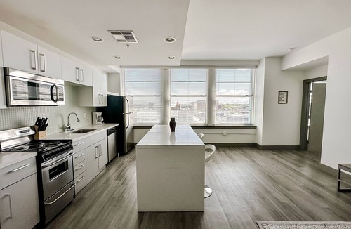 Springfield Apartment | Sleepover: Private 1BD/1BA- Downtown Springfield