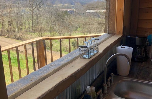 Lynx Cabin | Sleeps 12| Private Bathroom | Stunning Views