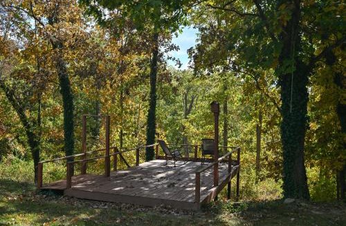 Williamstown House | Sleeps 12, Wooded Lot, Near Ark, Great for Family