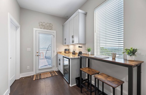Nashville House | Sleeps 15 - Indoor Hot Tub - Rooftop - Gym - Game Room - Near Broadway