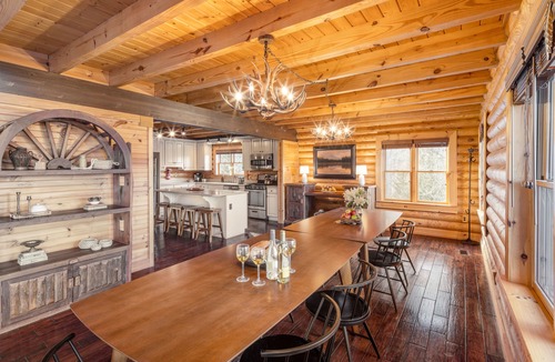 Asheville Cabin | Sleeps 20 | Grand Mountain Lodge Hot Tub + Sauna Blue Ridge Views | Leyland