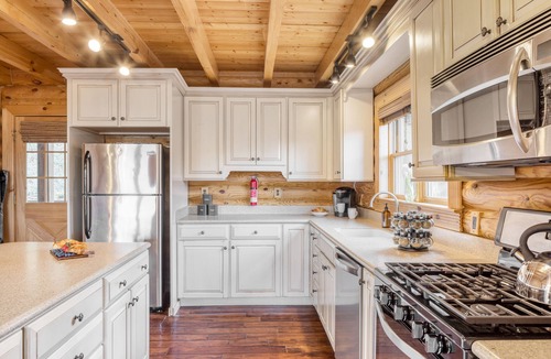 Asheville Cabin | Sleeps 20 | Grand Mountain Lodge Hot Tub + Sauna Blue Ridge Views | Leyland