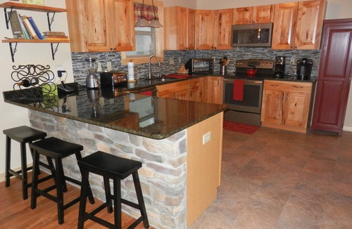 McGaheysville Ski Chalet | SLOPESIDE- Private Luxury Chalet w/Mtn views, Backs to Slopes, Paved Driveway