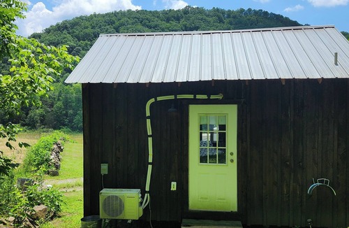 Smith Cabin | Small Cozy Cabin in the heart of the Appalachian Mountains