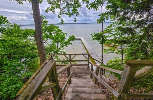 Indian River House | Smith Family Cottages- Lake House