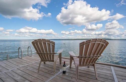 Indian River House | Smith Family Cottages- Lake House