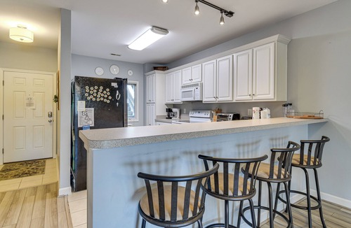Huddleston Condo | Smith Mtn Lake Fun! Resort-Style Family Retreat