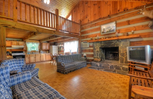 Bryson City House | Smoky Mountain Retreat # 3 - Authentic log cabin in the Great Smoky Mountains