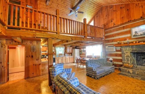 Bryson City House | Smoky Mountain Retreat # 3 - Authentic log cabin in the Great Smoky Mountains